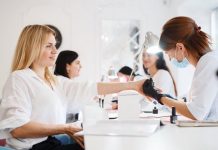 Pół miliona rezerwacji do salonów urody po decyzji rządu