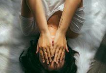 Jak stres wpływa na włosy? fot. Pexels